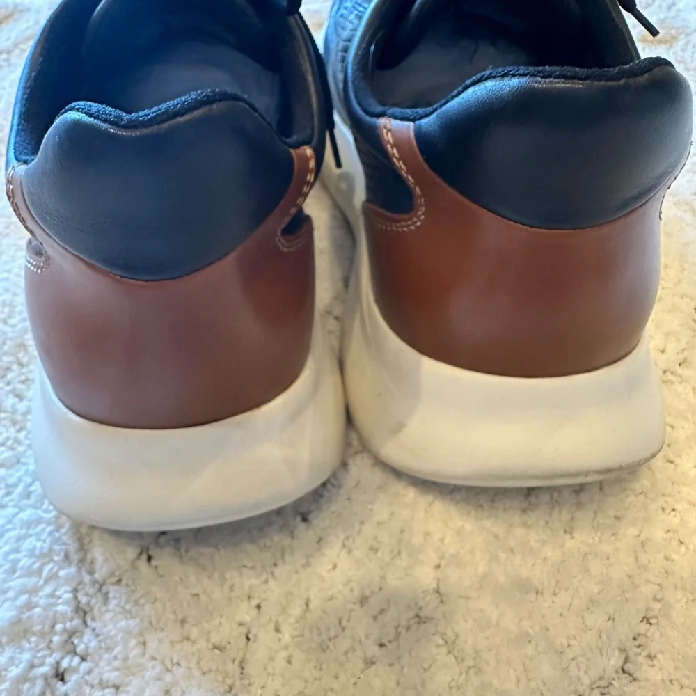 EUC Men’s Johnston & Murphy Amherst 2.0 Embossed U-Throat—size 9.5M